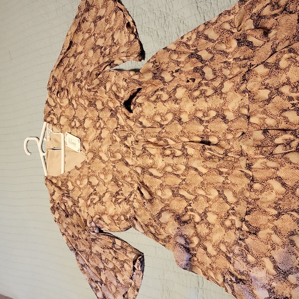 LLove dress. Size medium. NWT.